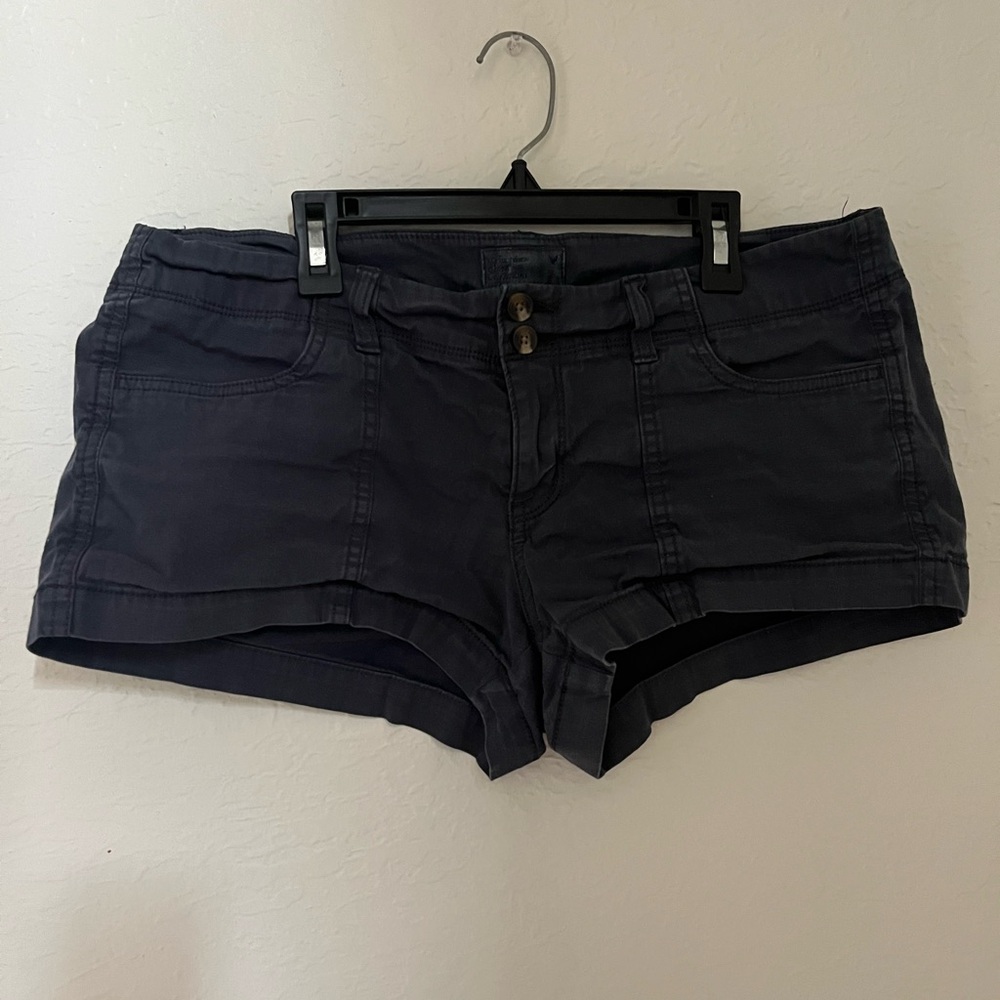 Woman’s size 10 American Eagle Navy blue shorts